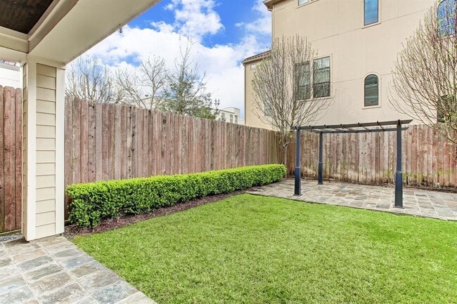 Building Photo - 511 Birdsall St
