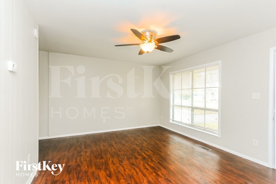 Building Photo - 1541 Younce St