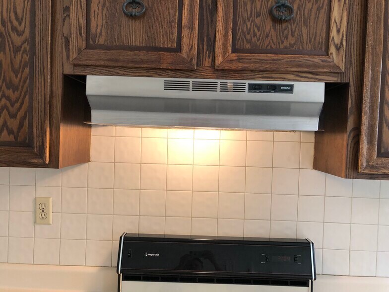 Kitchen - 188 Lawrence St