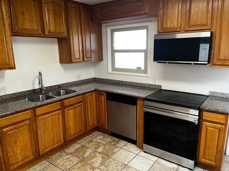 Building Photo - 2727 Gaynor Ave