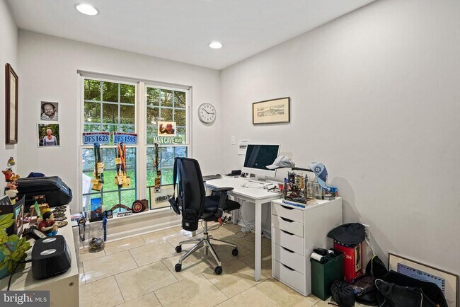 Building Photo - 6117 Larstan Dr