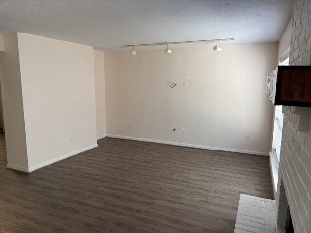 Building Photo - 1323 Reddleshire Ln