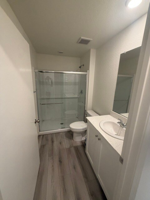 Building Photo - Newer Build, All Electric Home 5 Bedrooms, Loft, 3 bathrooms
