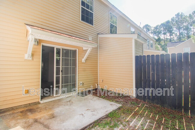 Building Photo - 1247 Island Club Dr