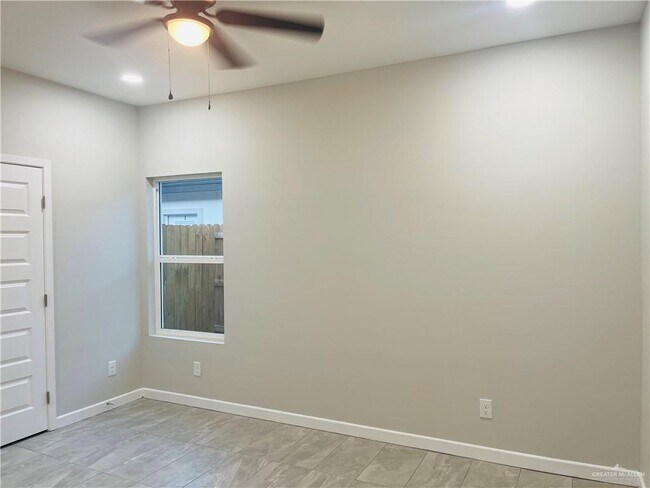 Building Photo - 13 Sugar Gdn Dr