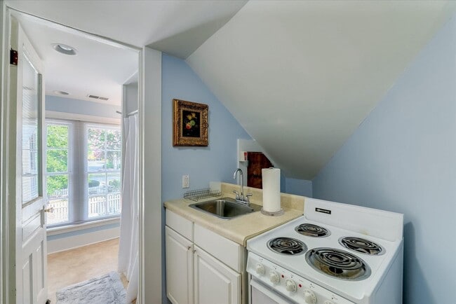 Building Photo - 241 Laurens St SW