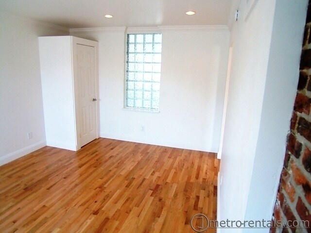 Building Photo - 654 City Park Ave