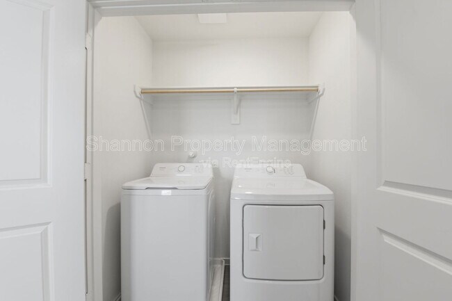 Building Photo - 316 Bush Mdw Ln