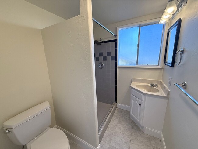 Building Photo - SPACIOUS 3BR/3BA NOVATO HOME WITH FLEXIBLE FLOORPLAN, LARGE FAMILY ROOM AND BONUS AREAS, GREAT OU...