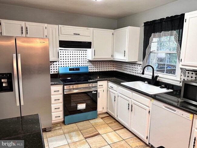 Building Photo - 7914 Forest Path Way