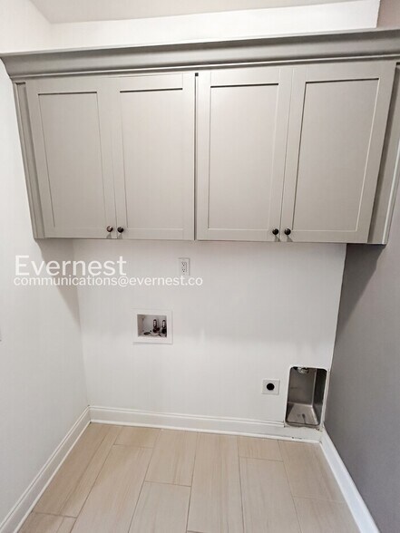 Building Photo - 252 Tanglewood Ln