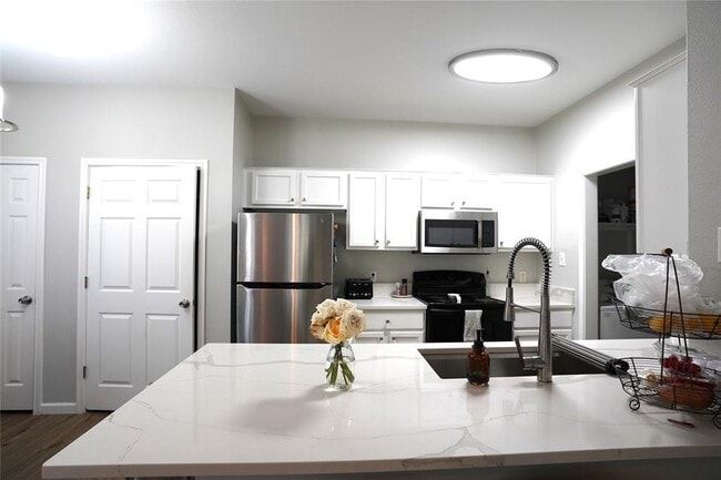 Building Photo - 1700 Constantino Cir