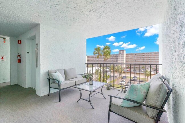 Building Photo - 1848 Shore Dr S