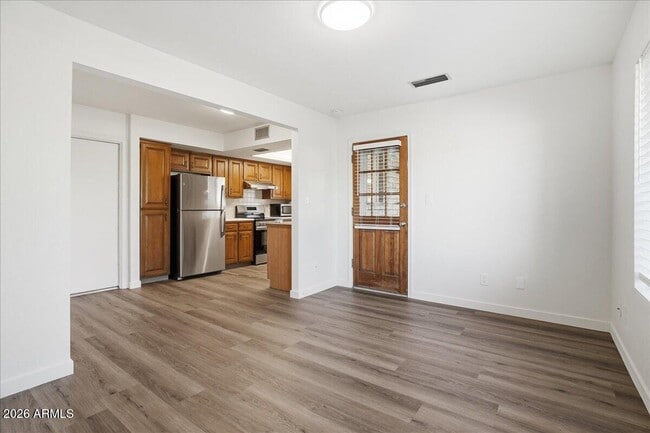 Building Photo - 6408 E Butte St