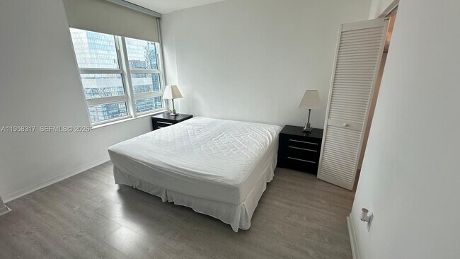 Building Photo - 951 Brickell Ave