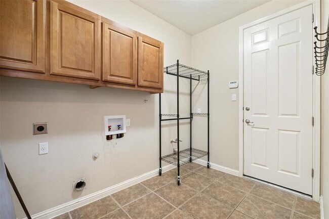 Building Photo - 15913 Spillman Ranch Loop
