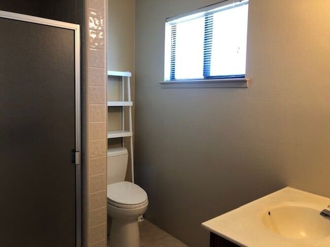 Building Photo - Downtown SLO 3 Bedroom / 2 Bath / 2 Car Garage