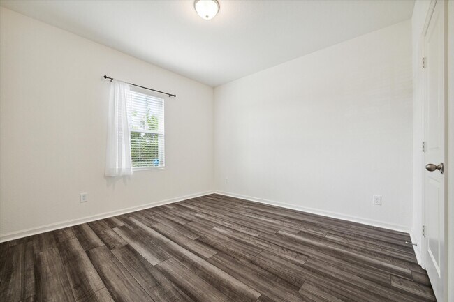 Building Photo - 4603 Highland Crest Dr
