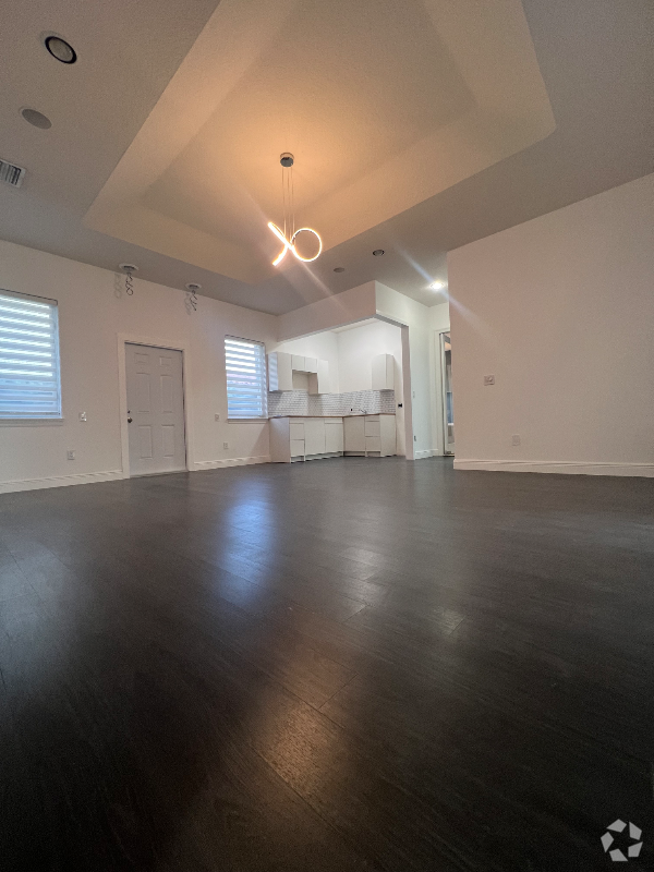 Building Photo - 5004 SW 134th Ct