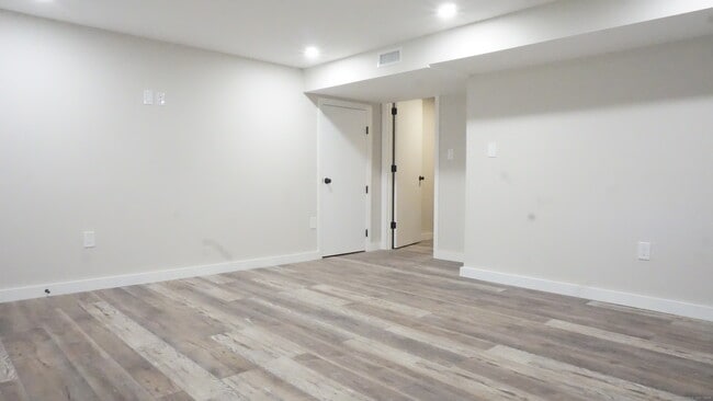 Building Photo - 24 Overlook Dr