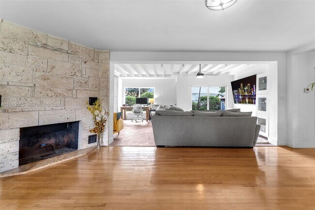 Building Photo - 149 Fern Way