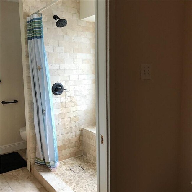 Building Photo - 1603 Sylvia Ln