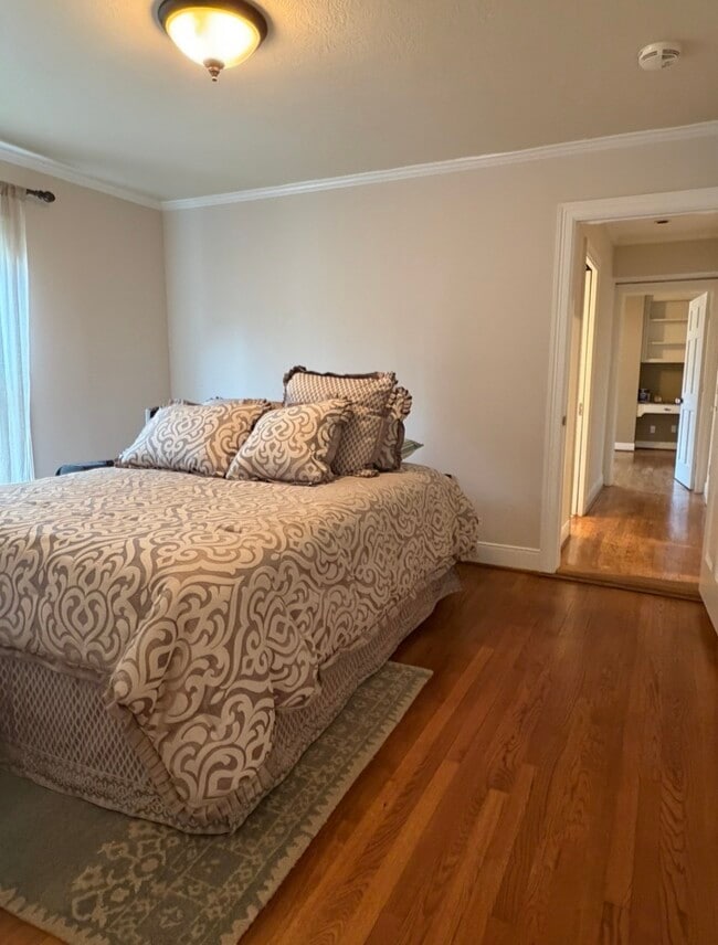 Building Photo - 3752 Rice Boulevard