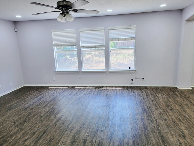 Building Photo - 7818 Mainland Woods