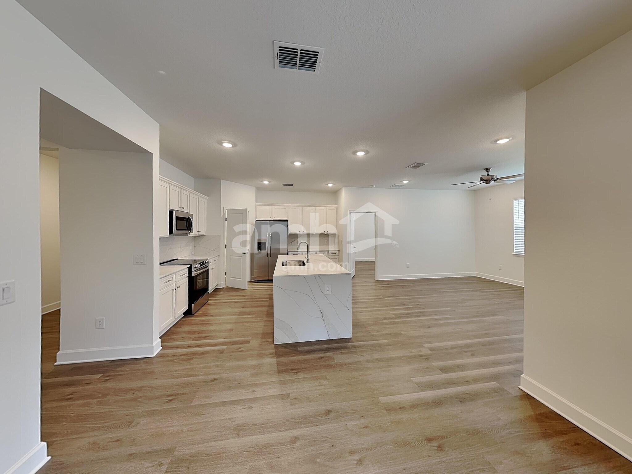 Building Photo - 16422 Cheyanne Ct