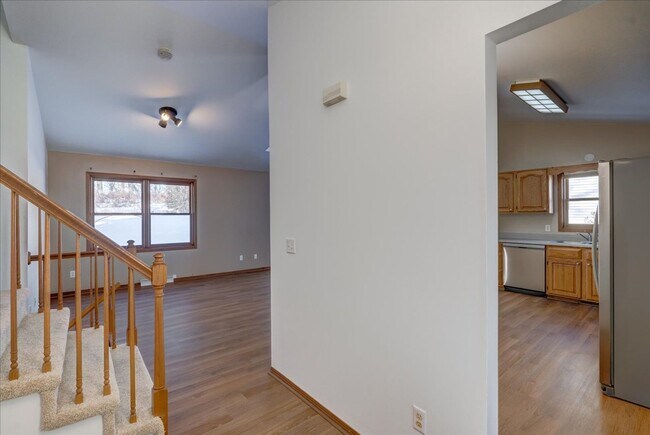 Building Photo - 2806 Wentworth Dr