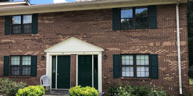 Primary Photo - Briarwood Apartments
