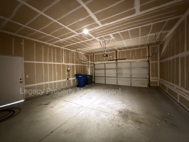 Building Photo - 1700 Charm Way