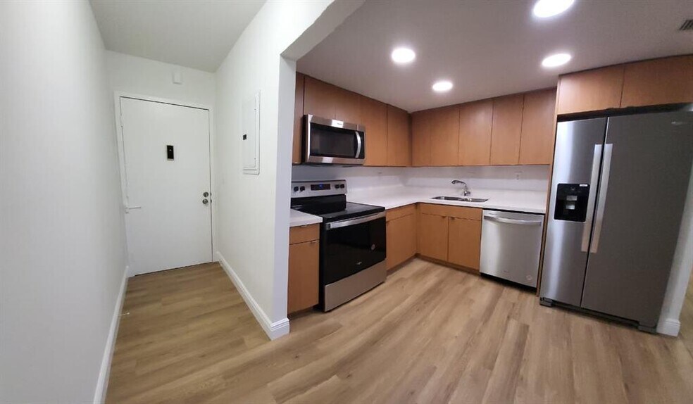 Building Photo - 4354 NW 9th Ave