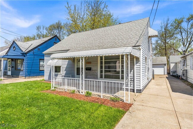 Building Photo - 13400 Sprecher Ave