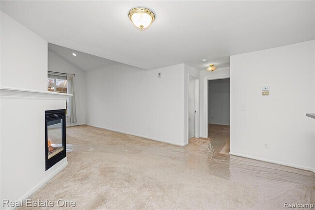 Building Photo - 23102 Alexa Dr