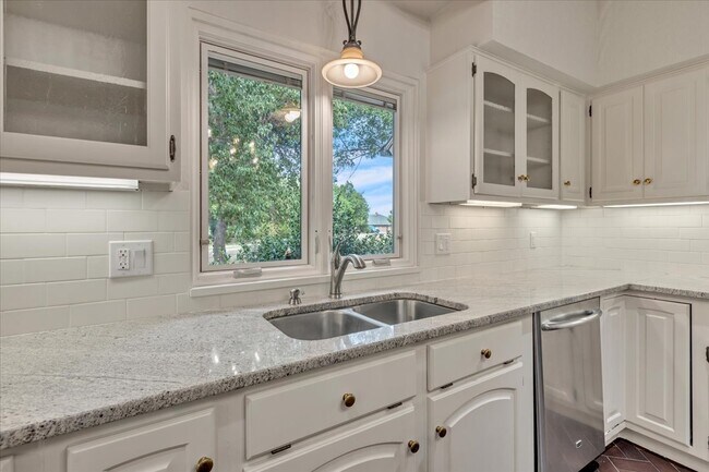 Building Photo - 4075 St Croix Dr