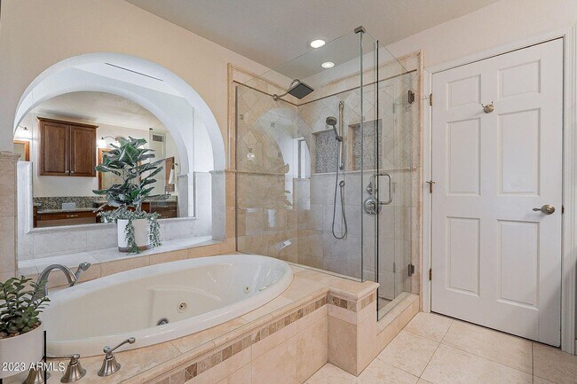 Building Photo - Beautiful full furnished home in desirable North Scottsdale