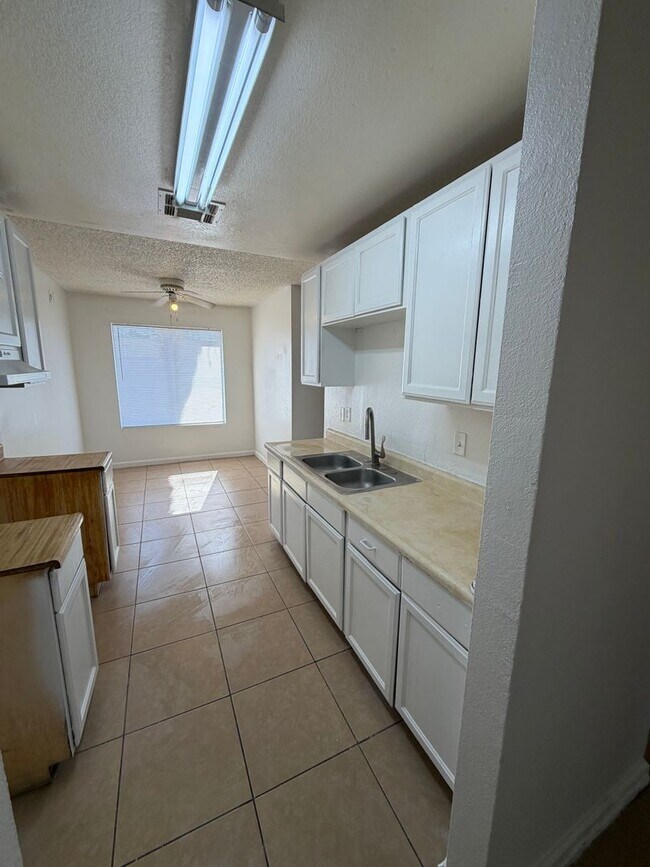 Building Photo - 2762 Sidewinder Ln