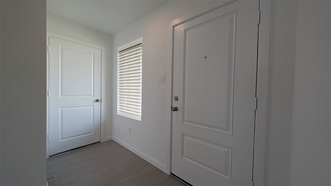 Building Photo - 21646 Cottonwood Mdws Trl
