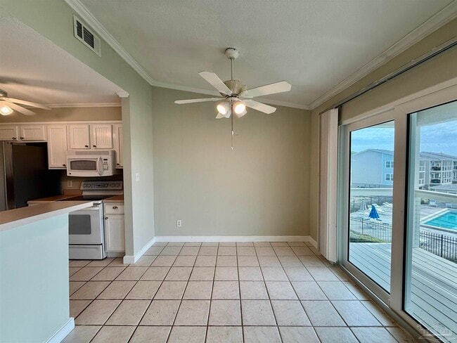 Building Photo - 200 Pensacola Beach Rd