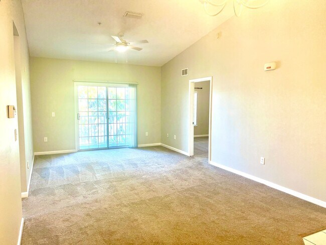 Building Photo - Charming 3-Bed, 2-Bath Condo in Key West-S...
