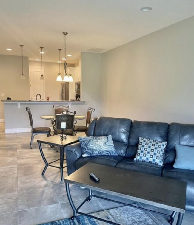 Building Photo - Addison Village Townhome!!!
