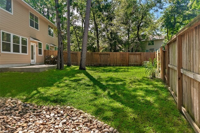Building Photo - 10 Scenic Brook Ct