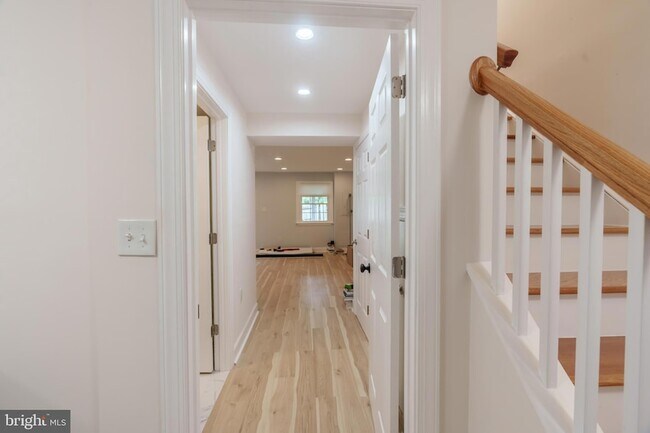 Building Photo - 5776 Yellowrose Ct