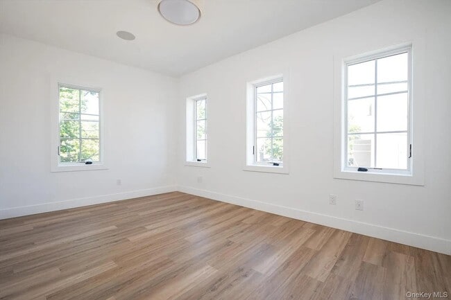 Building Photo - 270 Garden St