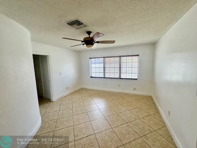 Building Photo - 3720 Coral Hills Dr