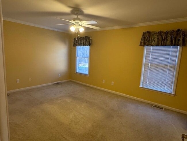 Building Photo - ****** $200 OFF FIRST FULL MONTH OF RENT!! ******