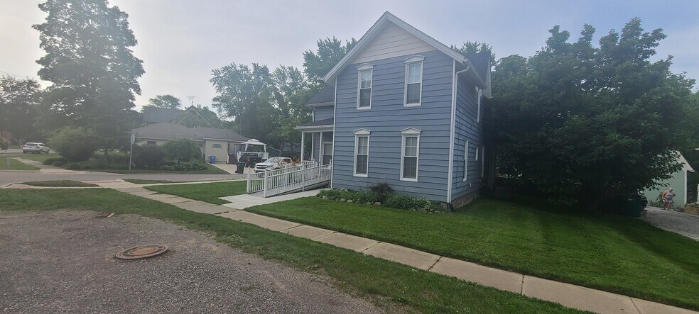 Primary Photo - 405 W Washington St