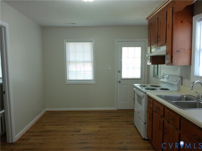 Building Photo - 212 N Kalmia Ave