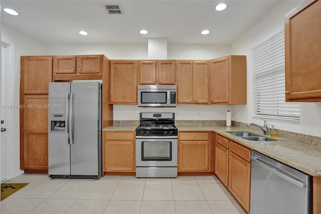 Building Photo - 12471 NW 32nd Manor